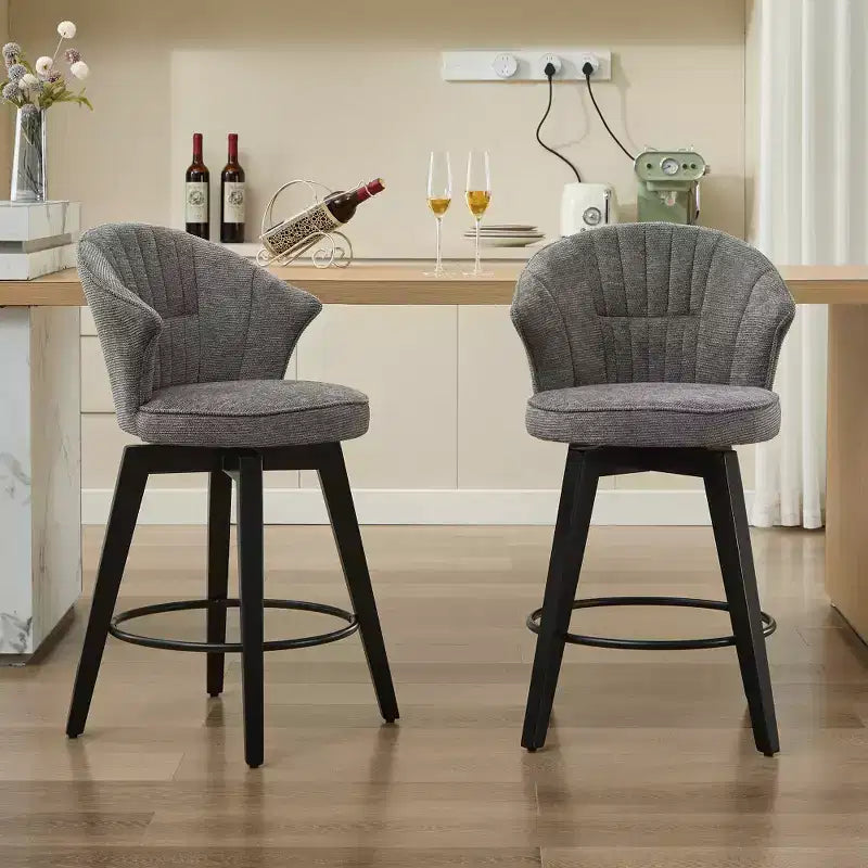 Tabourets de bar pivotants Zeus & Ruta Wingback 25 avec revêtement en chenille, pieds en bois et hauteur réglable
