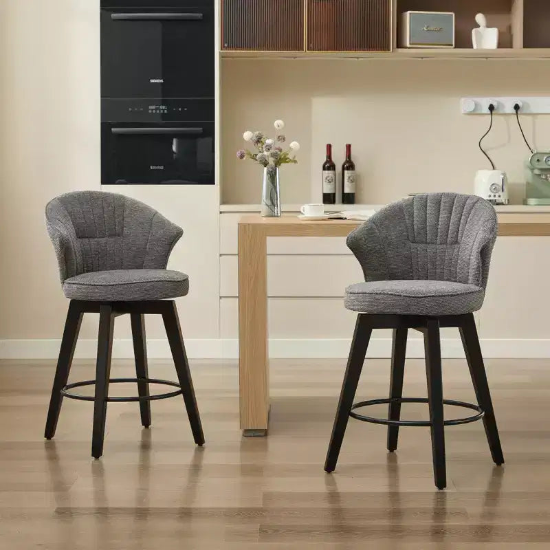 Tabourets de bar pivotants Zeus & Ruta Wingback 25 avec revêtement en chenille, pieds en bois et hauteur réglable
