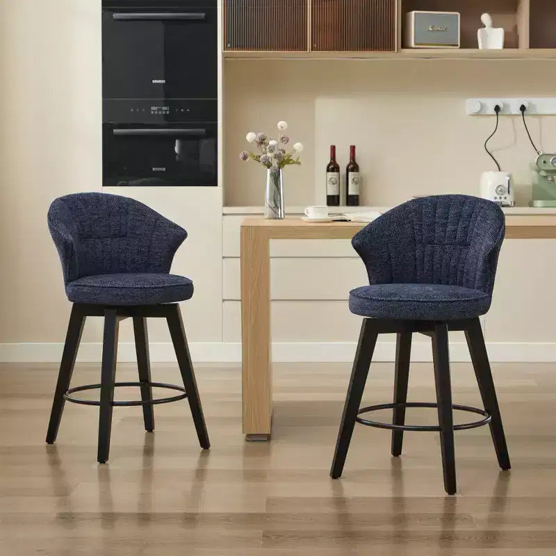 Tabourets de bar pivotants Zeus & Ruta Wingback 25 avec revêtement en chenille, pieds en bois et hauteur réglable