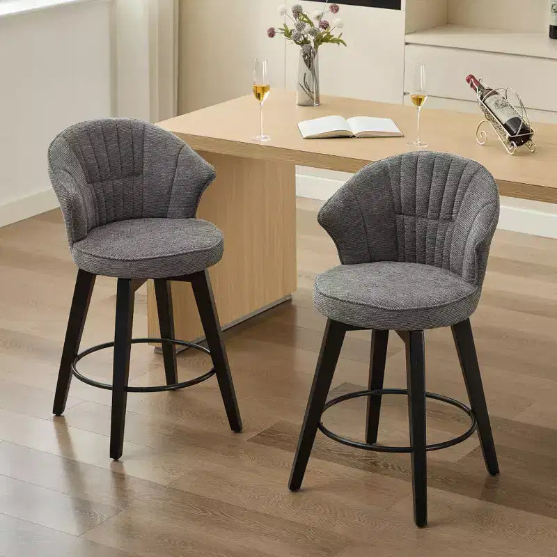 Tabourets de bar pivotants Zeus & Ruta Wingback 25 avec revêtement en chenille, pieds en bois et hauteur réglable