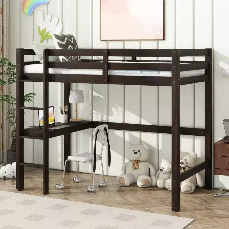 Lit mezzanine double en bois avec bureau intégré, barrières de sécurité et échelle marron