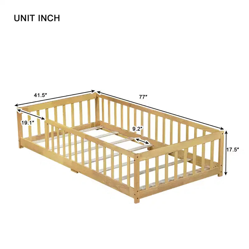 Lit double au sol avec clôture sans porte, barrières de lit en bois d'hévéa beiges